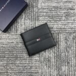 محفظة تومي هيلفيغر رجالي اسود