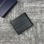 محفظة تومي هيلفيغر رجالي اسود